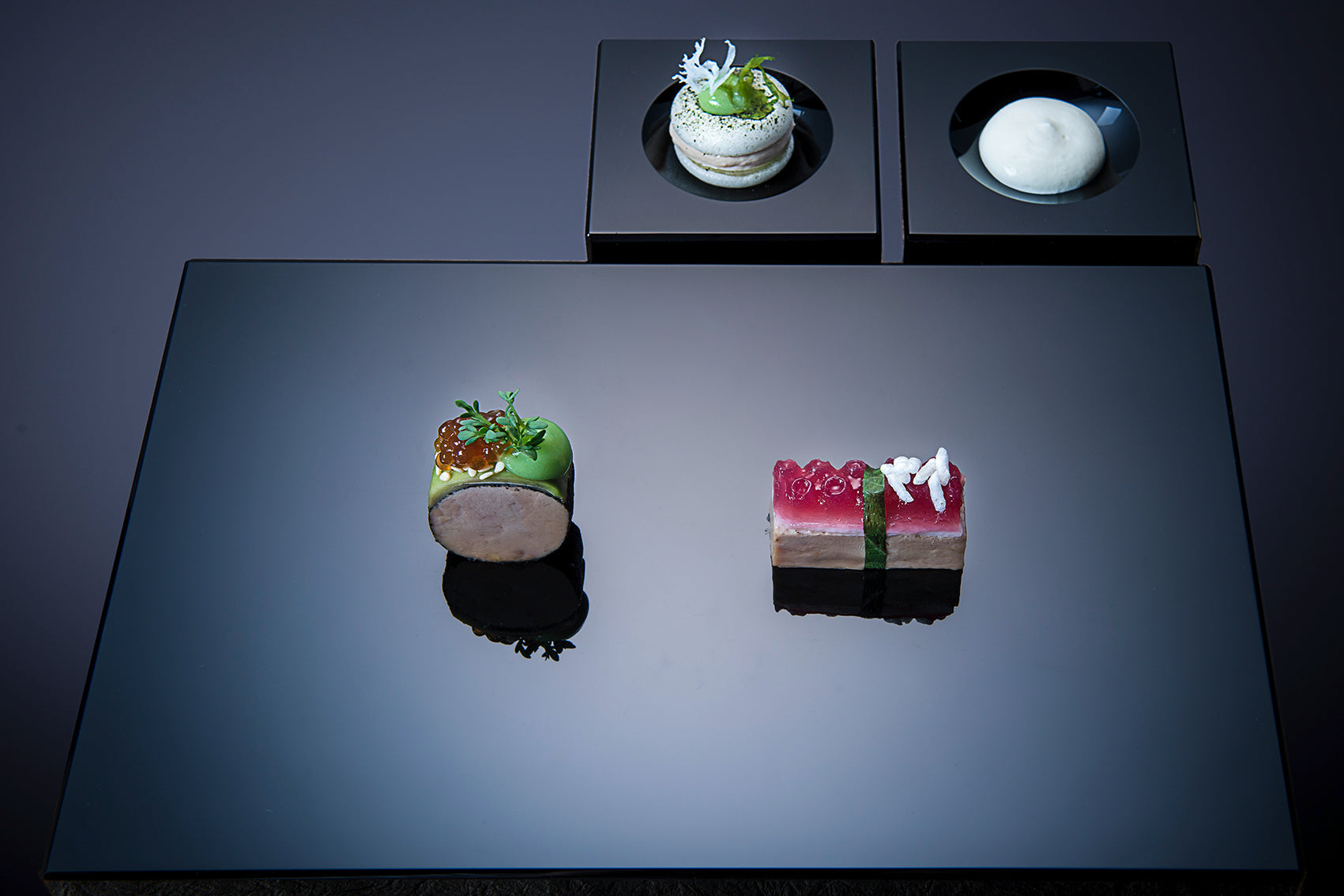 Sushi Service aus Schwarzglas von Black Glass, dekoriert von Kevin Fehling